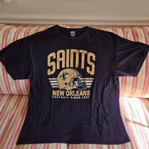 Junk Food Clothing Black New Orleans Saints Graphic Tee with Gold Print